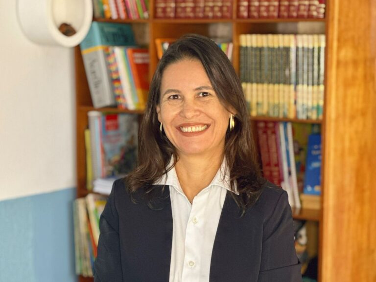 Rute Mendes De Oliveira: Uma Visionária Na Educação