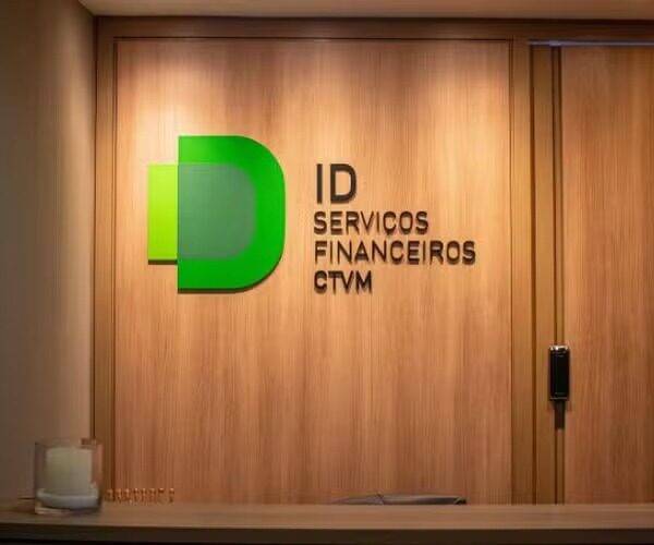 Rodrigo Balassiano destaca nova rota de crédito para empresas brasileiras.