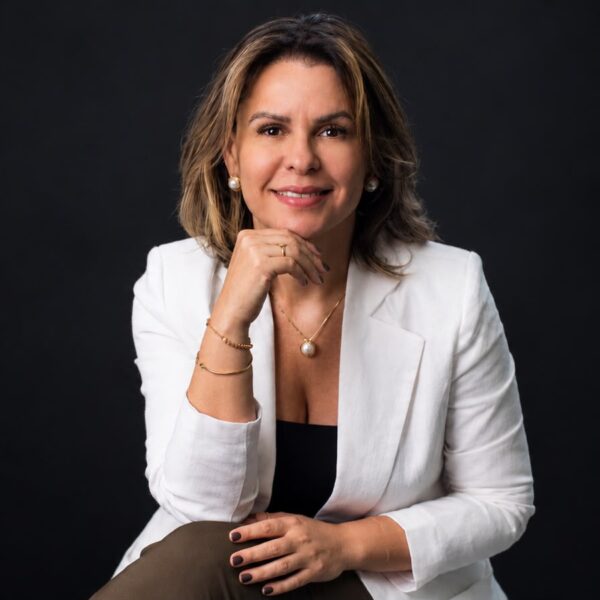 Dra. Larissa Bethania, Cardiologista e Médica do Esporte (CRM-PA 9191 | RQE 4682 | RQE 4635 | RQE 9795)
