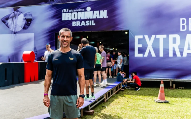 Vinícius Castilho cruzou a linha em 4h23min18s, garantindo o 4º lugar na categoria M45-49, entre 193 atletas, e a 46ª posição na classificação geral, entre 1.501 competidores.